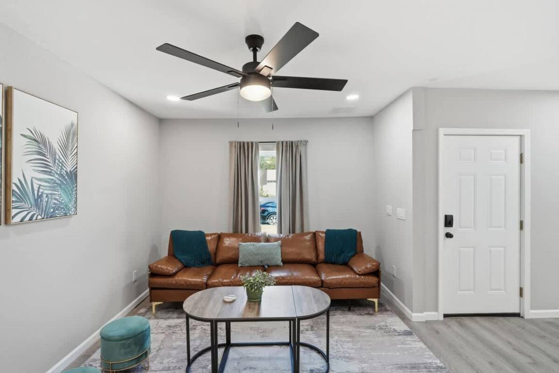 Apartment ∙ 4 Bedrooms ∙ 10 Guests - San Antonio, TX