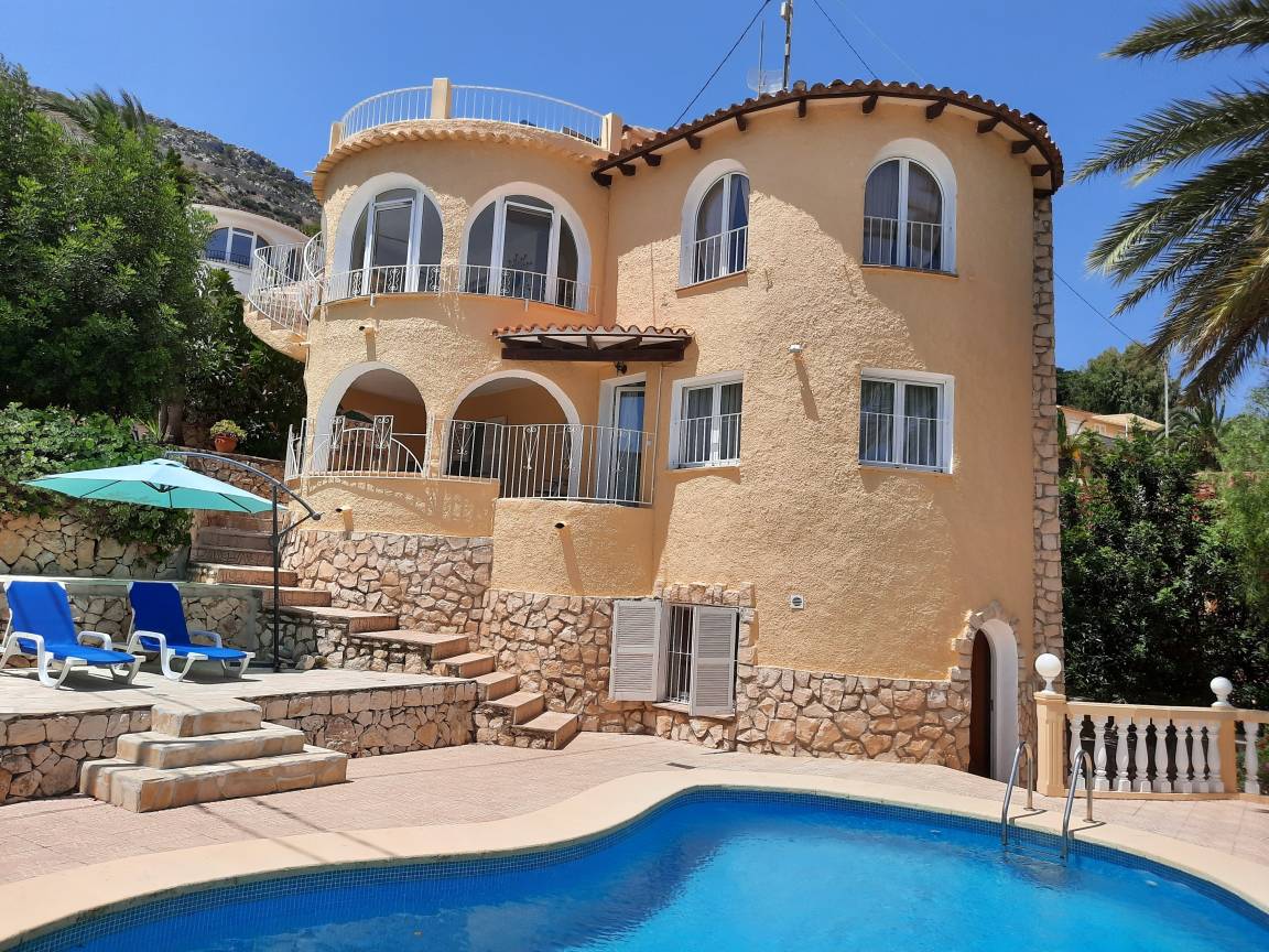 242 M² Villa ∙ 5 Bedrooms ∙ 12 Guests - Calp
