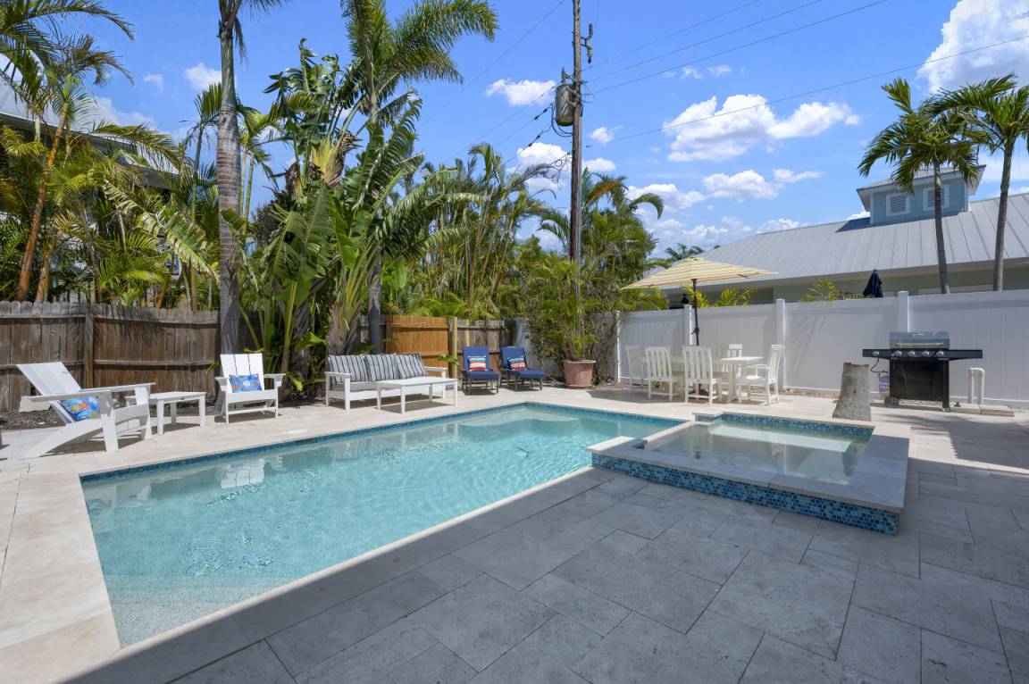 111 M² House ∙ 3 Bedrooms ∙ 6 Guests - Holmes Beach, FL