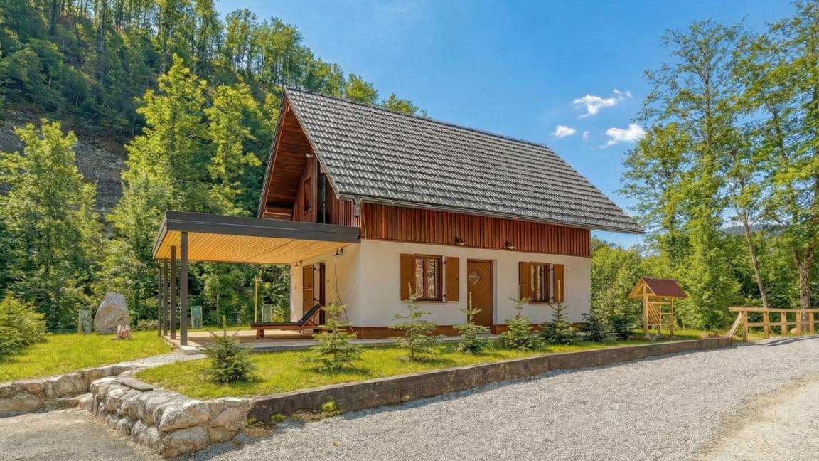 70 M² House ∙ 2 Bedrooms ∙ 5 Guests - Slovenia