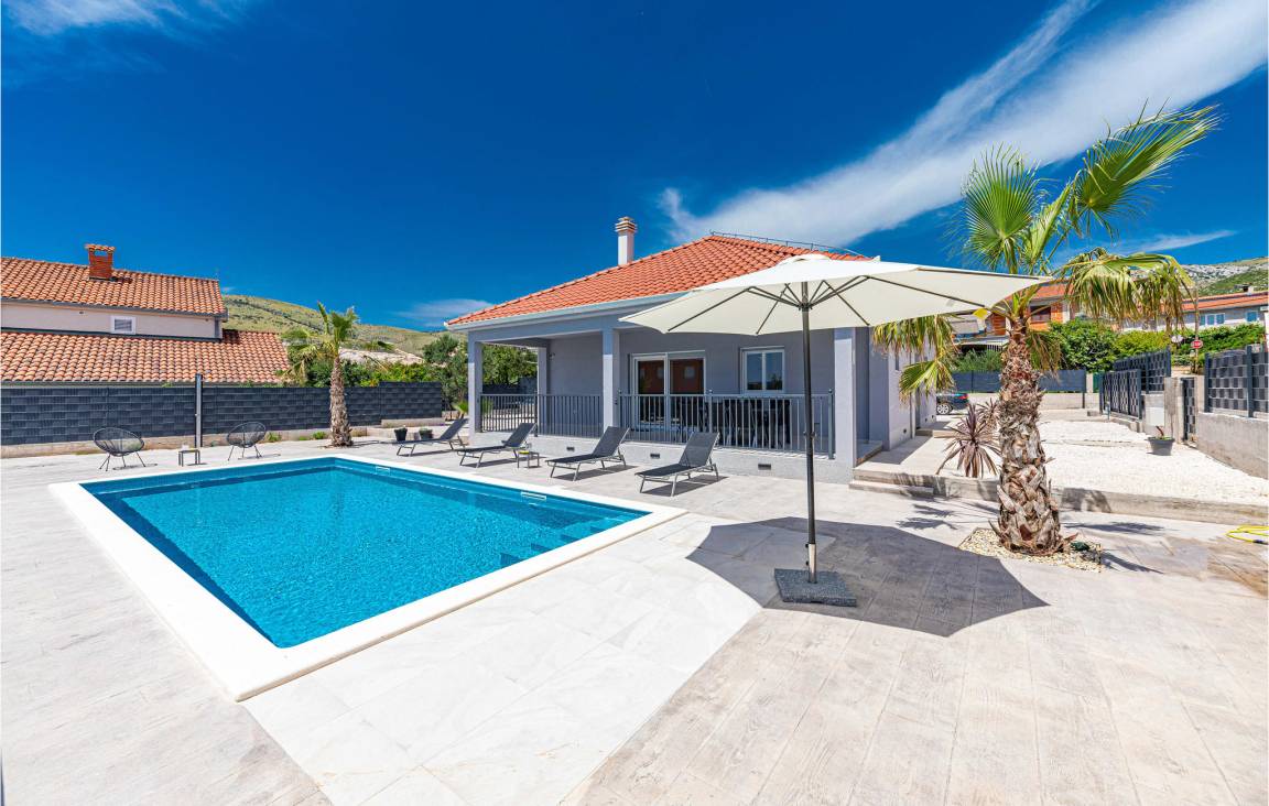 111 M² Casa ∙ 3 Habitaciones ∙ 6 Huéspedes - Trogir