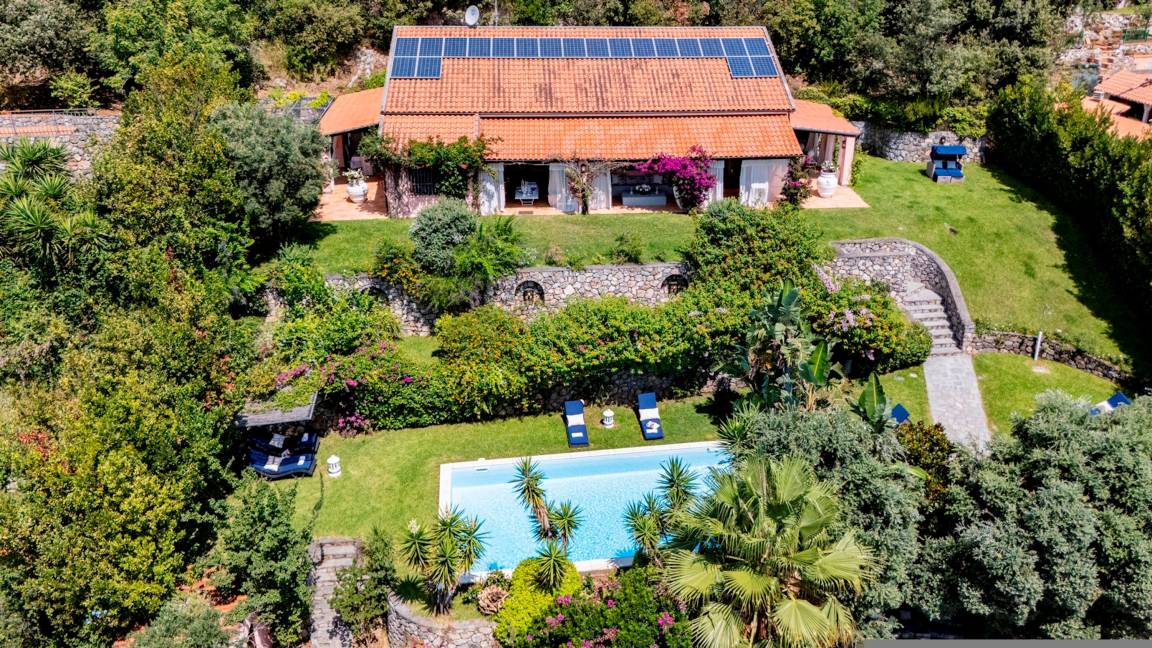 200 M² Villa ∙ 5 Bedrooms ∙ 11 Guests - Maratea
