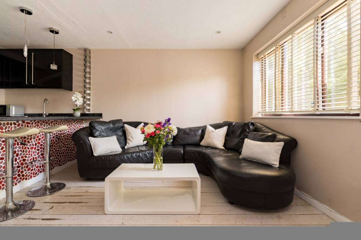 60 M² Appartement ∙ 2 Chambres ∙ 4 Personnes - Epsom