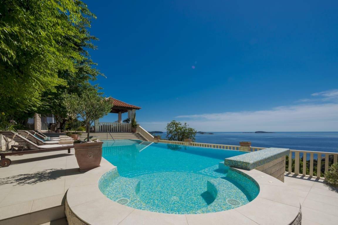 445 M² Villa ∙ 4 Habitaciones ∙ 10 Huéspedes - Cavtat