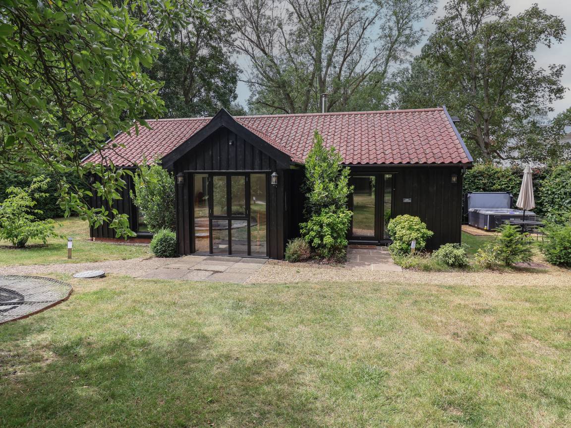 Cottage ∙ 2 Bedrooms ∙ 3 Guests - Framlingham