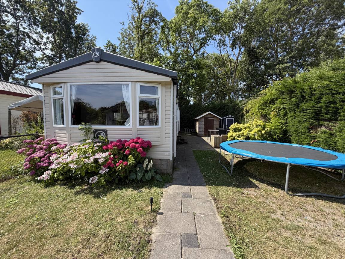 44 M² Chalet ∙ 3 Slaapkamers ∙ 5 Gasten - Zeeland