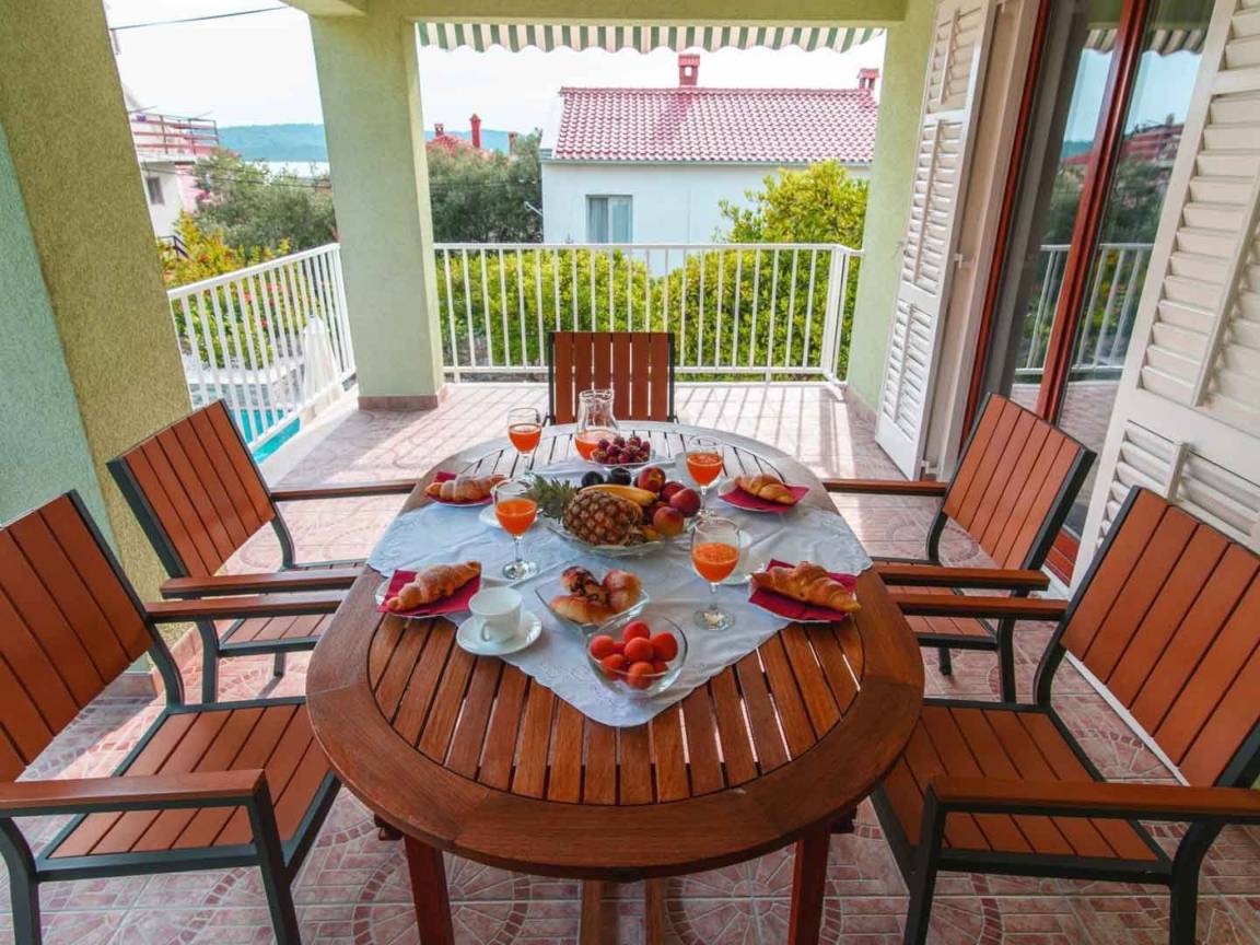 67 M² Apartment ∙ 2 Bedrooms ∙ 6 Guests - Trogir