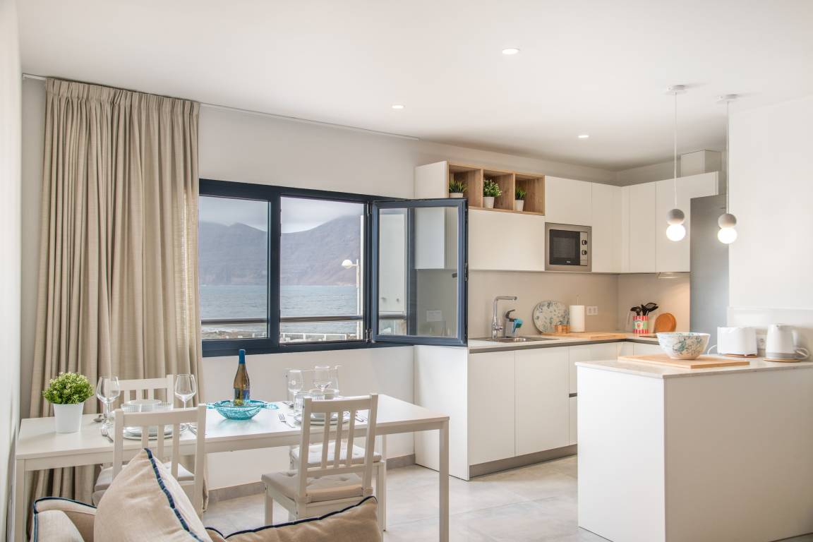 98 M² Huis ∙ 2 Slaapkamers ∙ 4 Gasten - Teguise