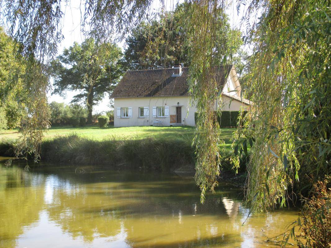 160 M² Gîte ∙ 3 Slaapkamers ∙ 6 Gasten - Auvergne