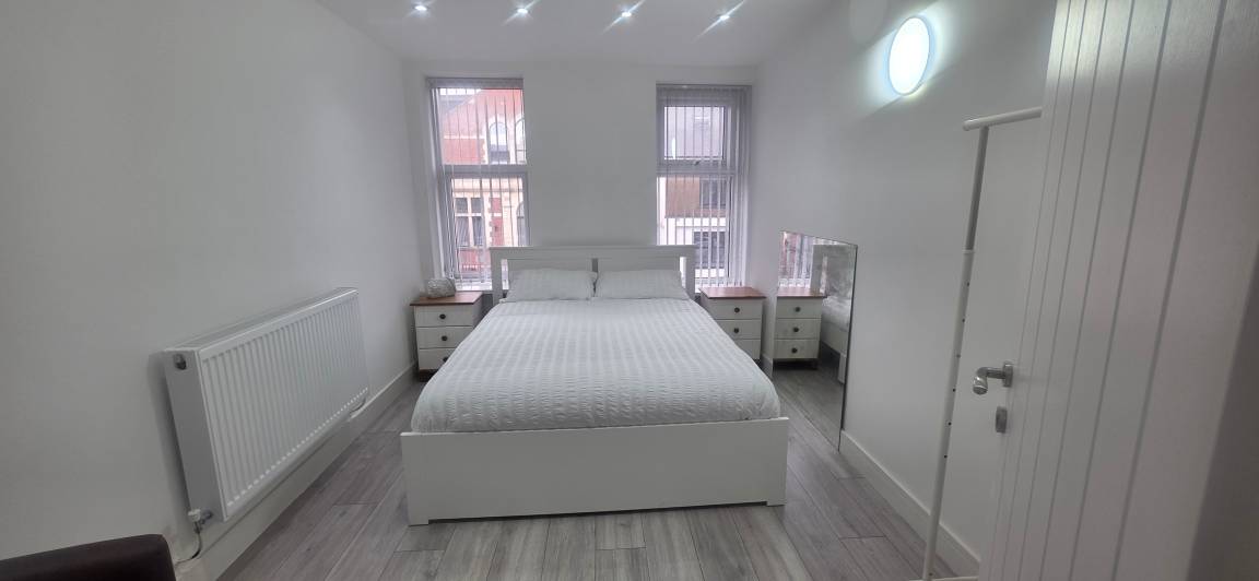 40 M² House ∙ 5 Bedrooms ∙ 13 Guests - Cardiff