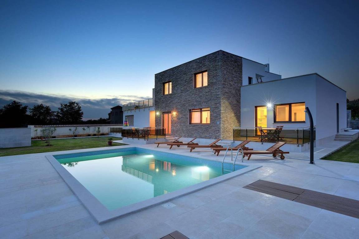 200 M² Villa ∙ 4 Slaapkamers ∙ 8 Gasten - Premantura