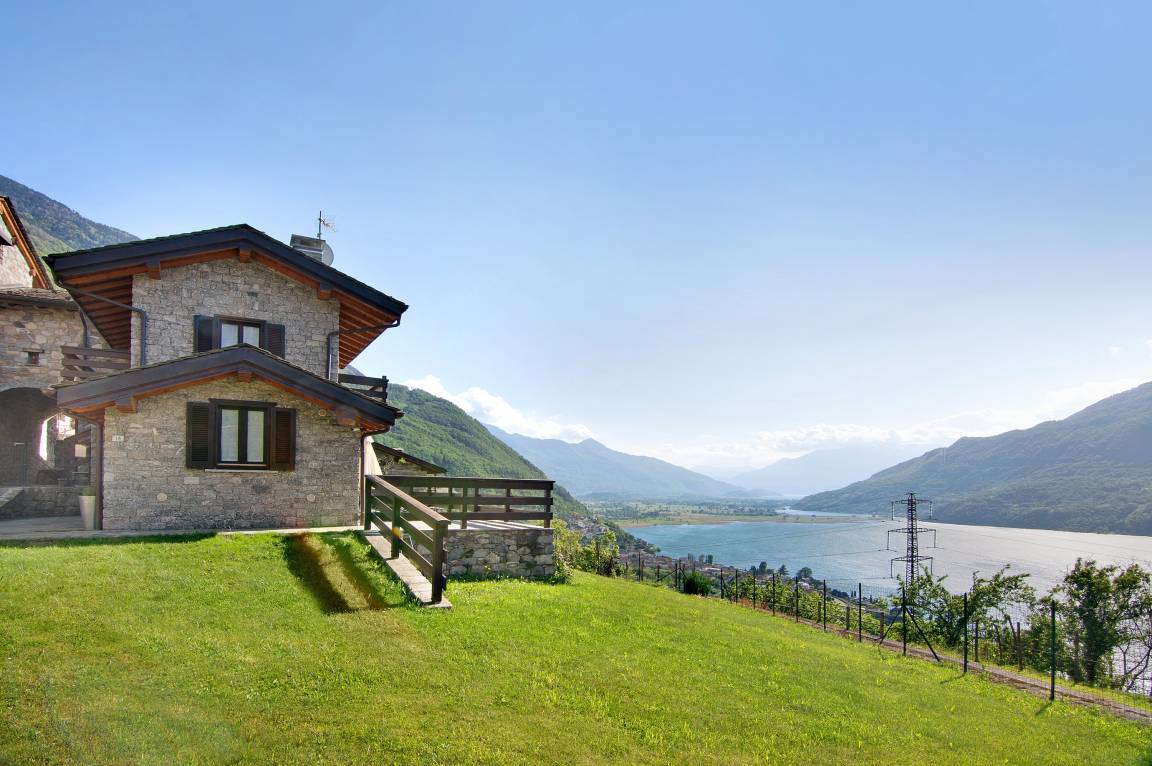 60 M² Chalet ∙ 1 Slaapkamer ∙ 3 Gasten - Comomeer