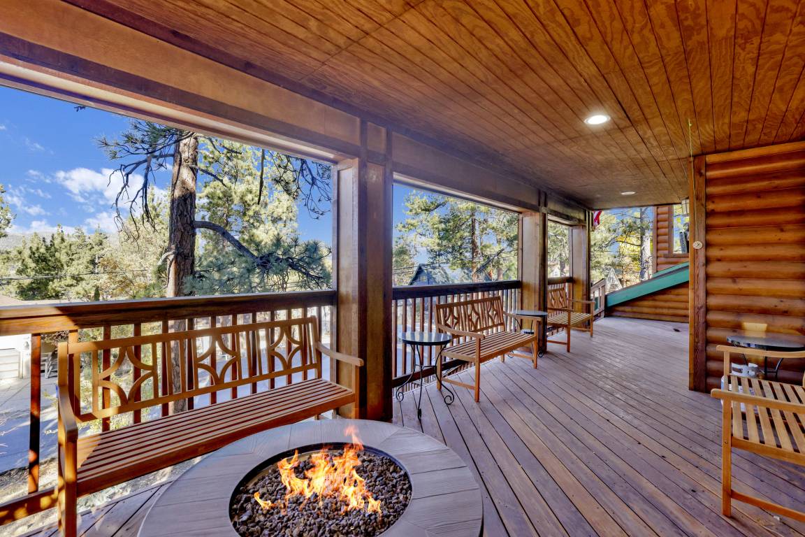 284 M² Cabin ∙ 5 Bedrooms ∙ 14 Guests - California