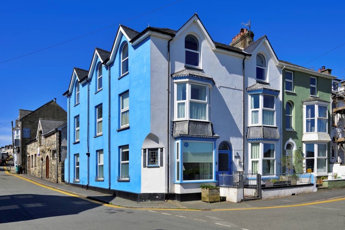 160 M² House ∙ 7 Bedrooms ∙ 14 Guests - Criccieth