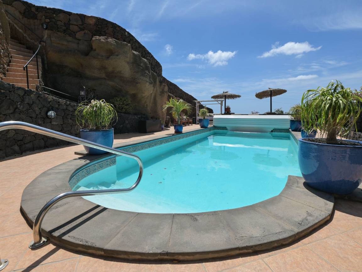 350 M² House ∙ 2 Bedrooms ∙ 5 Guests - Lanzarote