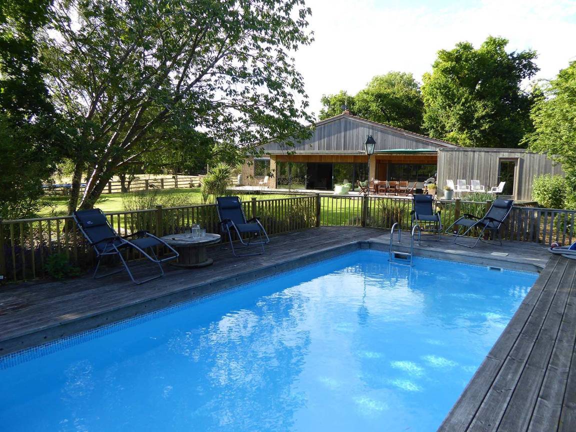 Apartment ∙ 6 Bedrooms ∙ 12 Guests - Upton upon Severn