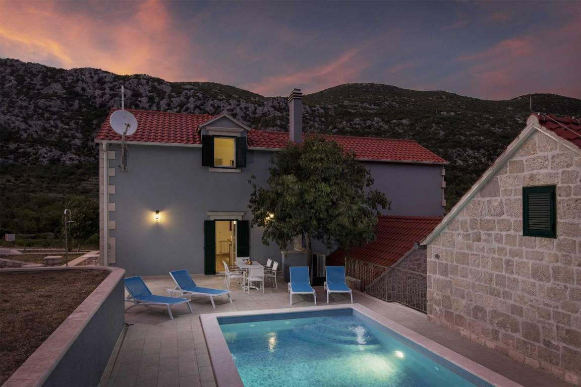 155 M² Villa ∙ 4 Schlafzimmer ∙ 8 Gäste - Makarska