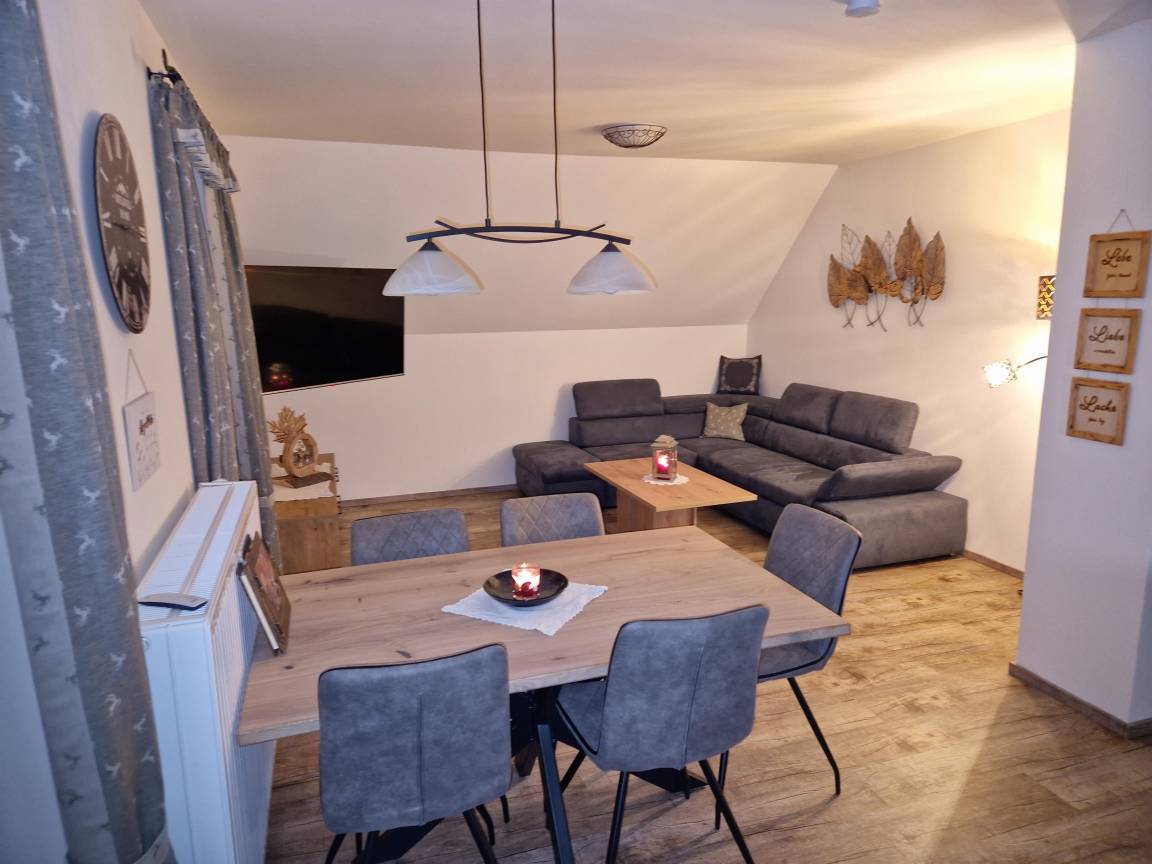 90 M² Ferienwohnung ∙ 2 Schlafzimmer ∙ 5 Gäste - Admont