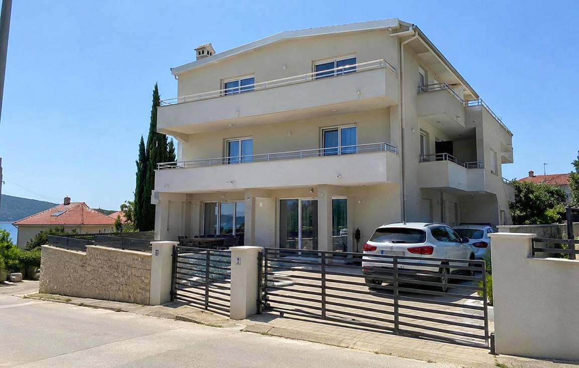 70 M² Apartment ∙ 2 Bedrooms ∙ 5 Guests - Croatia