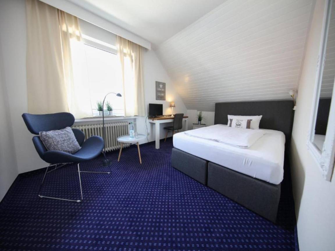 18 M² Hotel ∙ 2 Guests - Detmold