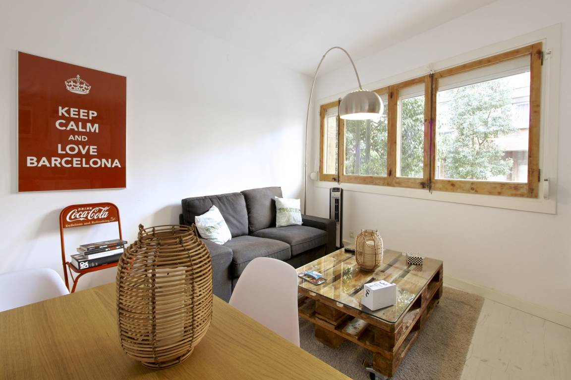 60 M² Apartment ∙ 2 Bedrooms ∙ 4 Guests - Barcelona
