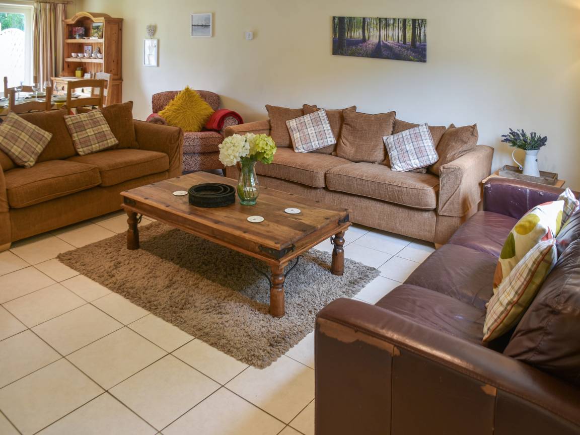 Cottage ∙ 5 Bedrooms ∙ 10 Guests - Peterborough