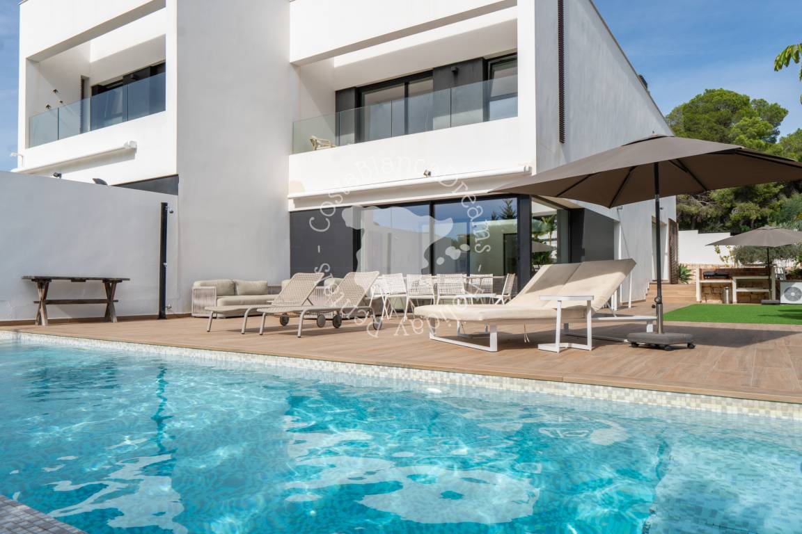 193 M² Villa ∙ 3 Chambres ∙ 6 Personnes - Moraira