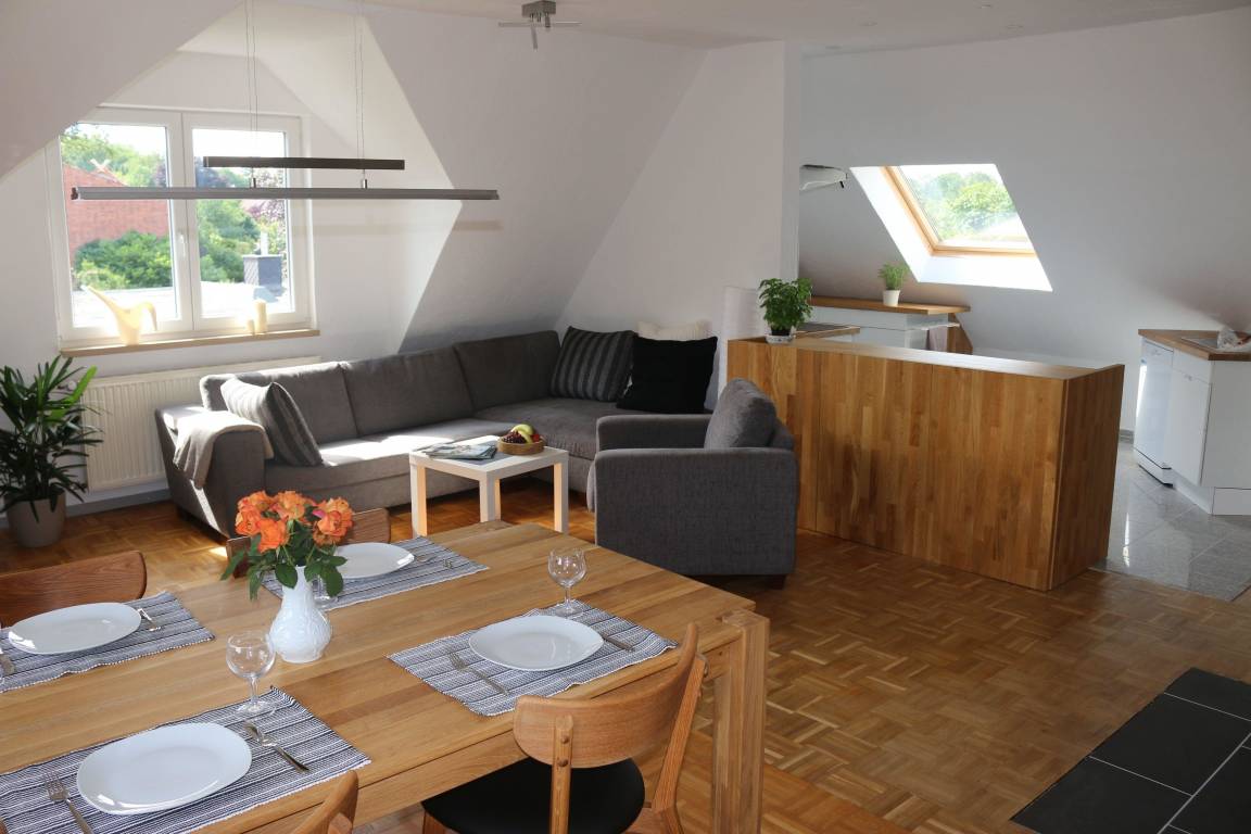90 m² Ferienwohnung ∙ 2 Schlafzimmer ∙ 4 Gäste – Bild 2