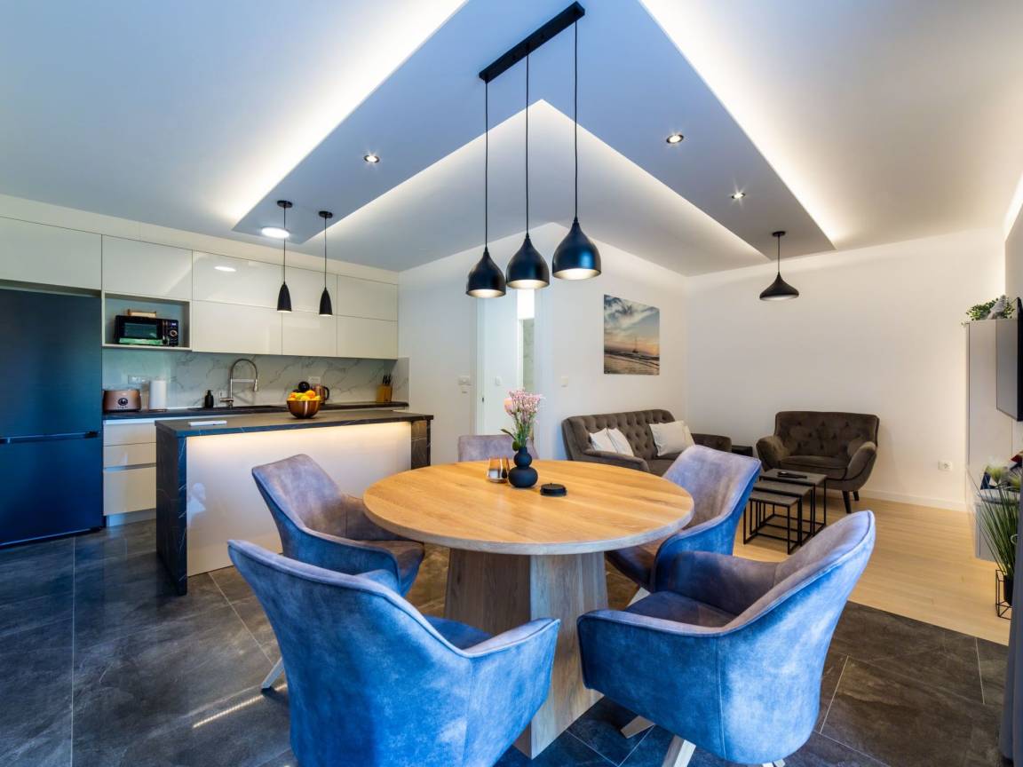 77 M² Appartamento Vacanza ∙ 3 Camere Da Letto ∙ 5 Ospiti - Podstrana