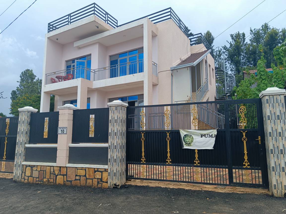 180 M² Apartment ∙ 3 Bedrooms ∙ 6 Guests - Kigali