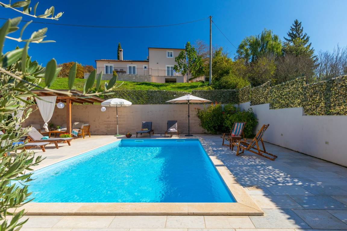 155 M² Ferienhaus ∙ 3 Schlafzimmer ∙ 6 Gäste - Pazin