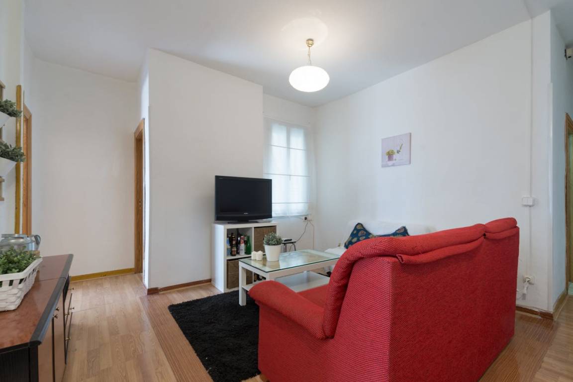 80 M² Apartamento ∙ 3 Habitaciones ∙ 3 Huéspedes - Madrid