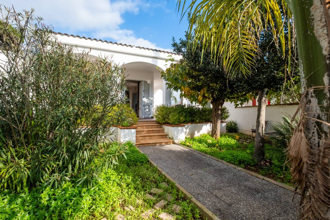 90 M² House ∙ 2 Bedrooms ∙ 7 Guests - Torre Lapillo