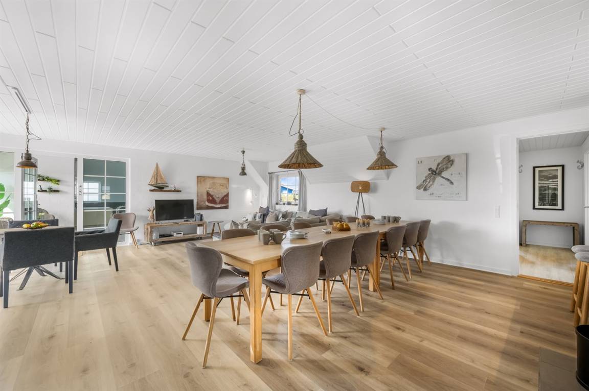 212 m² Ferienhaus ∙ 6 Schlafzimmer ∙ 14 Gäste – Bild 10