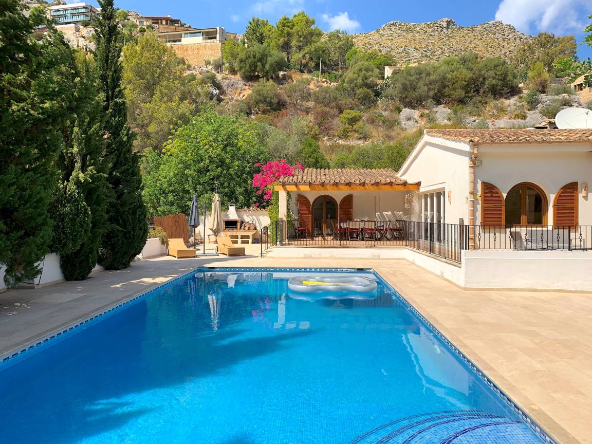 230 M² Villa ∙ 4 Bedrooms ∙ 8 Guests - Pollensa