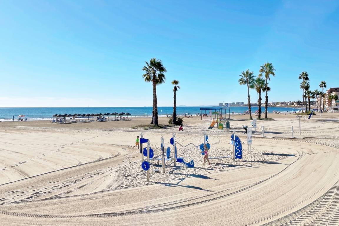70 M² Ferienwohnung ∙ 2 Schlafzimmer ∙ 4 Gäste - Torrevieja