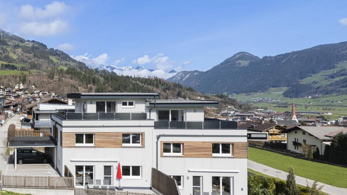 146 M² Ferienhaus ∙ 4 Schlafzimmer ∙ 9 Gäste - Zillertal