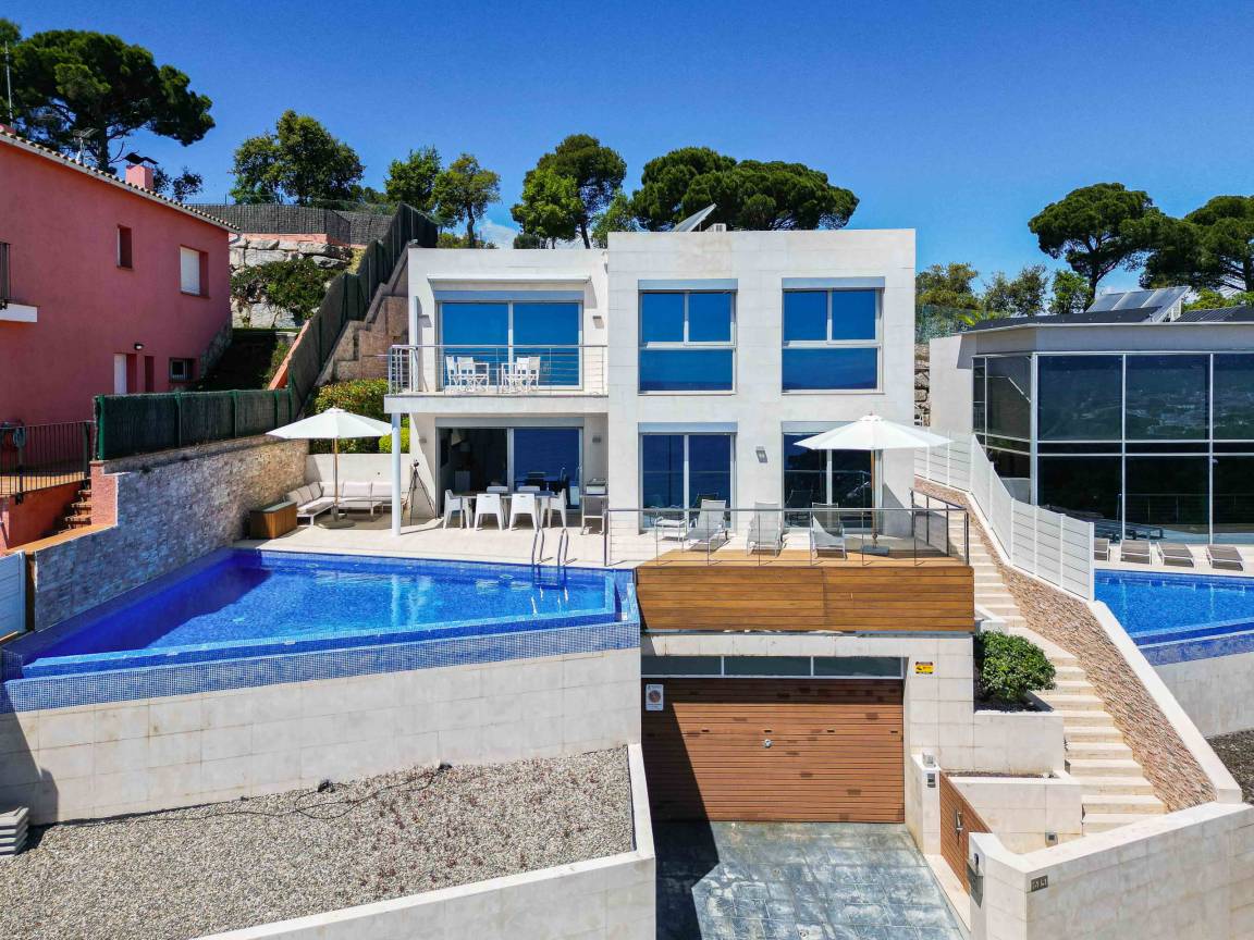 280 M² Villa ∙ 4 Chambres ∙ 8 Personnes - Blanes
