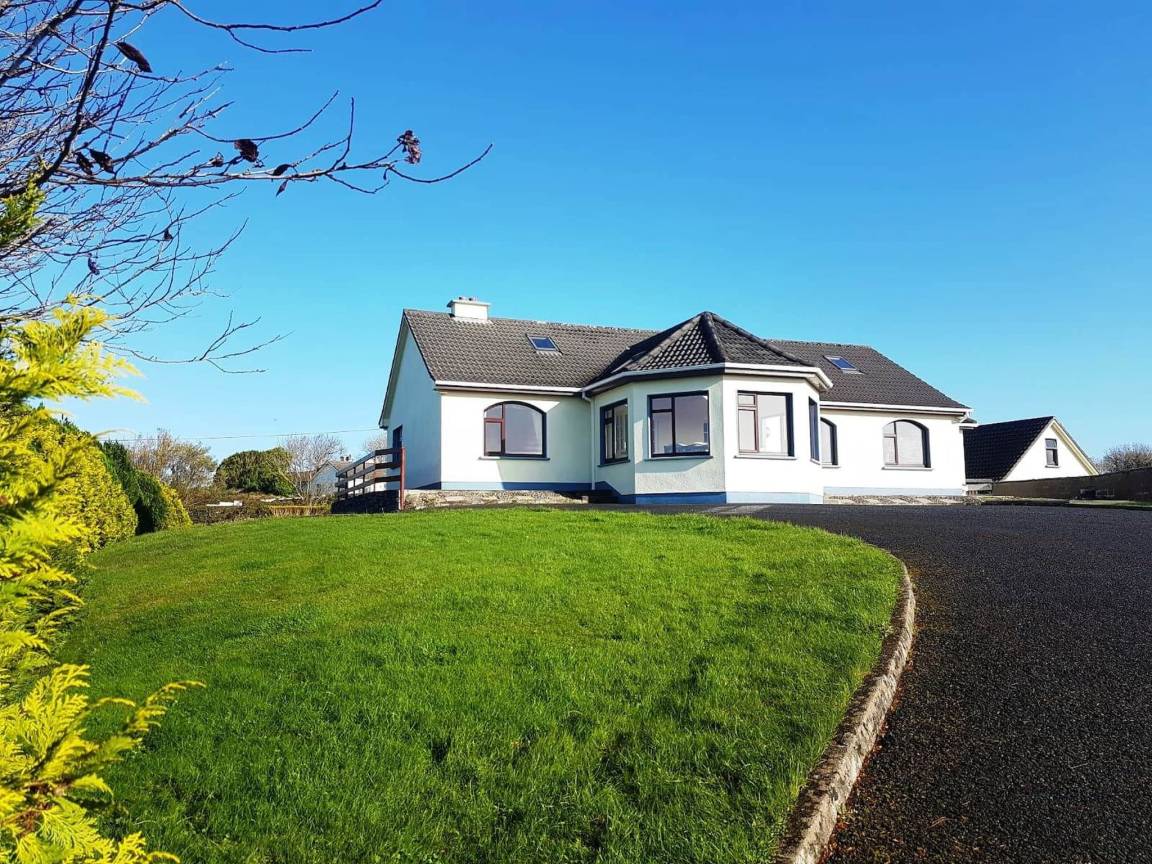167 M² House ∙ 5 Bedrooms ∙ 7 Guests - Clare County