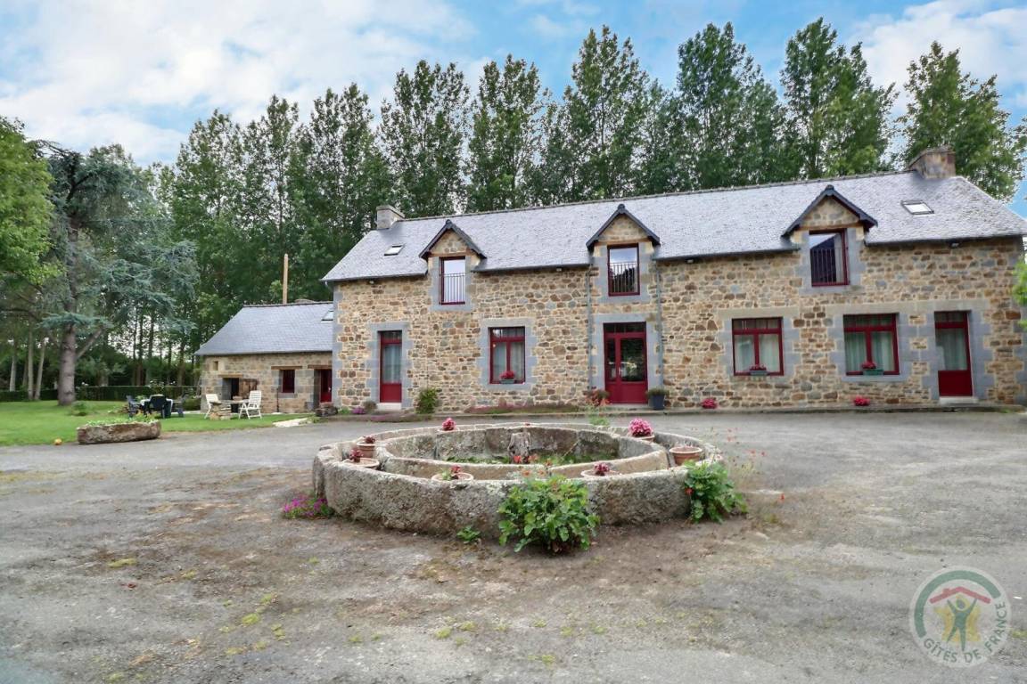 160 M² Gîte ∙ 4 Chambres ∙ 8 Personnes - Dinan