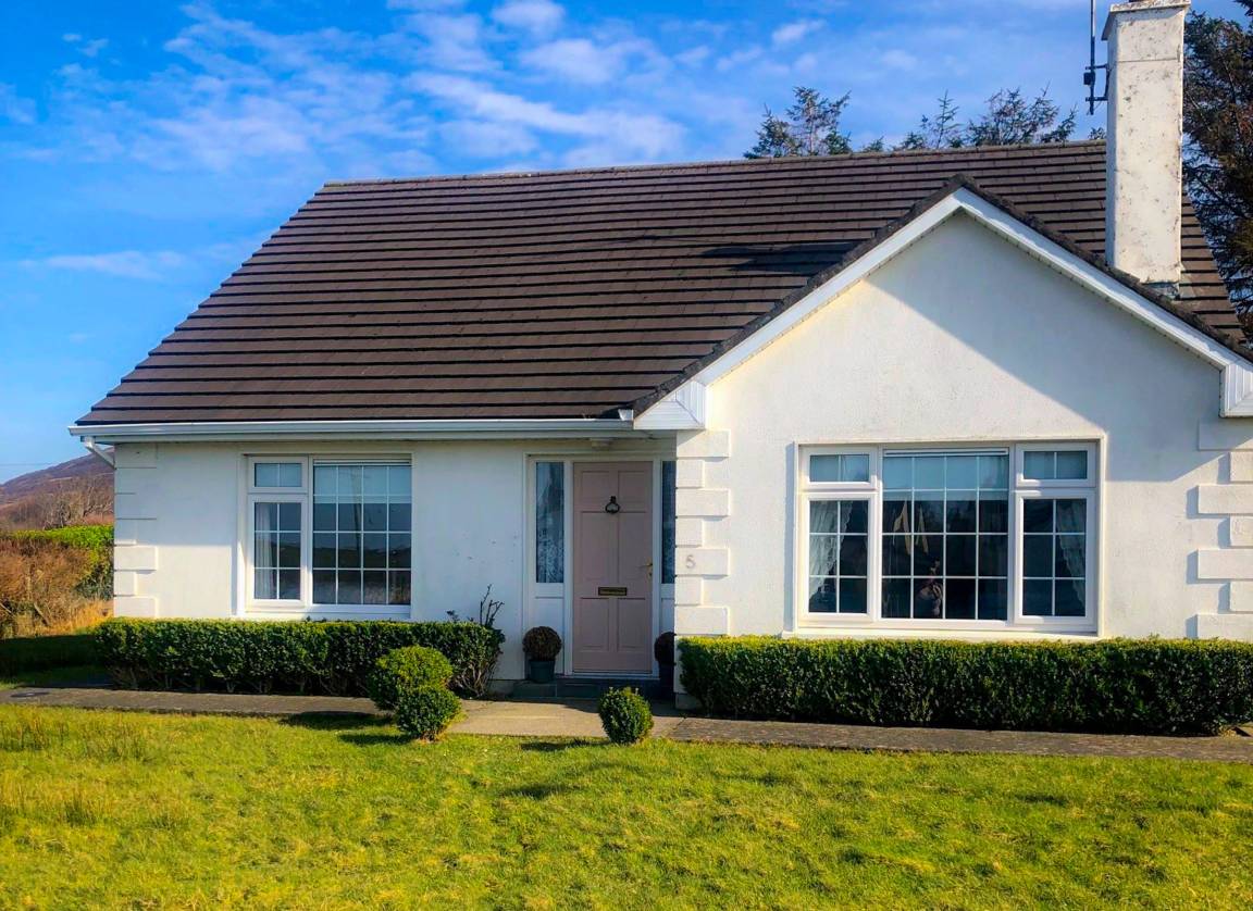 120 M² House ∙ 4 Bedrooms ∙ 9 Guests - Mayo