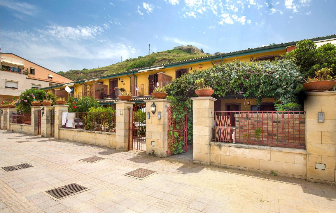 80 M² Talo ∙ 2 Makuuhuonetta ∙ 8 Vierasta - Pizzo