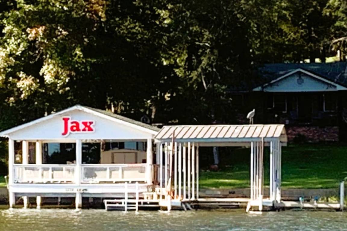 House ∙ 2 Bedrooms ∙ 8 Guests - Hot Springs, AR