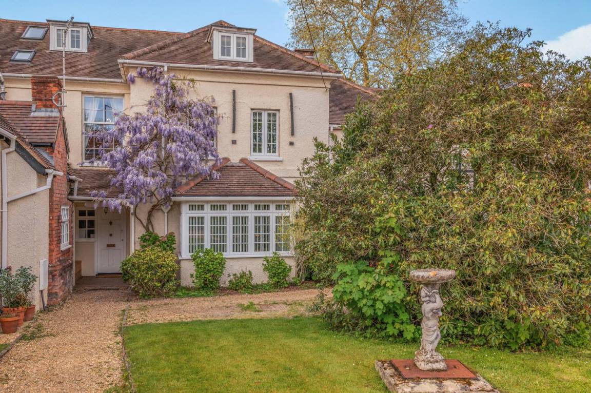 Cottage ∙ 4 Bedrooms ∙ 7 Guests - Brockenhurst