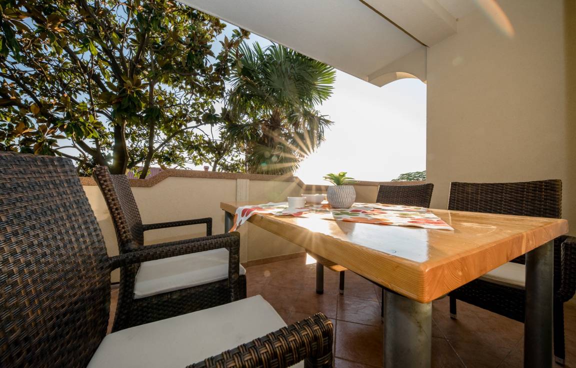 60 M² Apartamento ∙ 1 Habitación ∙ 4 Huéspedes - Rab