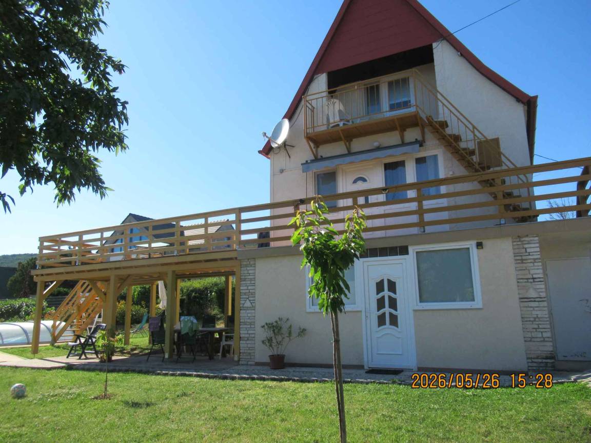 75 M² Ferienhaus ∙ 3 Schlafzimmer ∙ 6 Gäste - Csopak