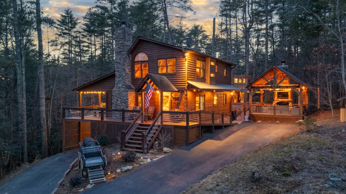 193 M² Cabin ∙ 2 Bedrooms ∙ 8 Guests - Blue Ridge, GA