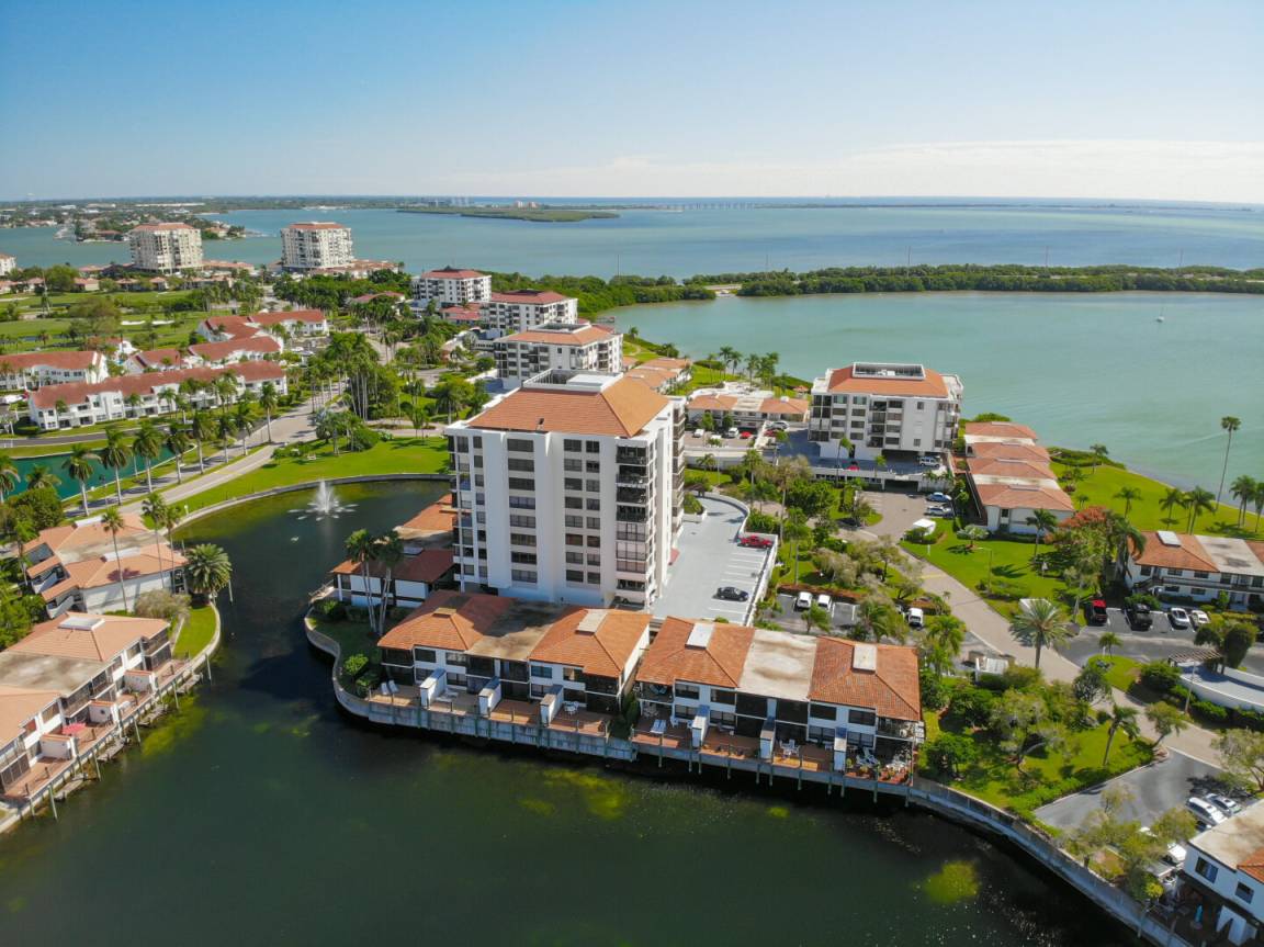83 M² Condo ∙ 2 Bedrooms ∙ 4 Guests - St. Petersburg, FL