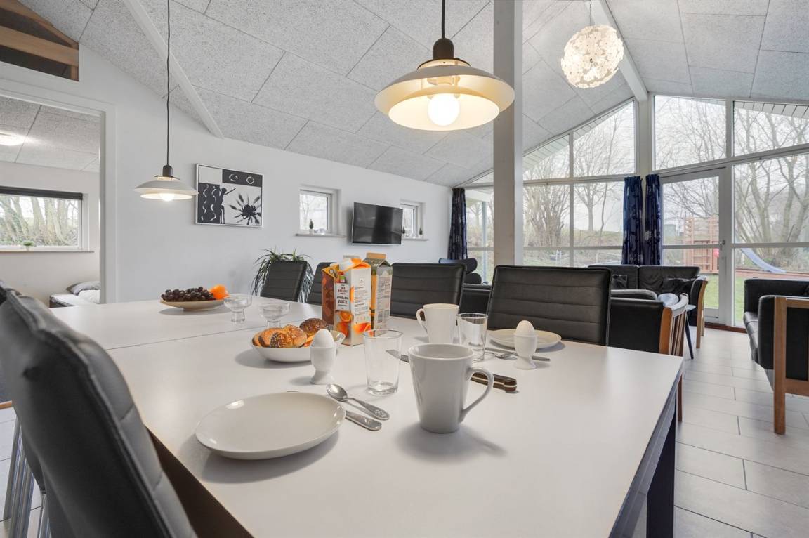 192 m² Ferienhaus ∙ 5 Schlafzimmer ∙ 12 Gäste – Bild 7