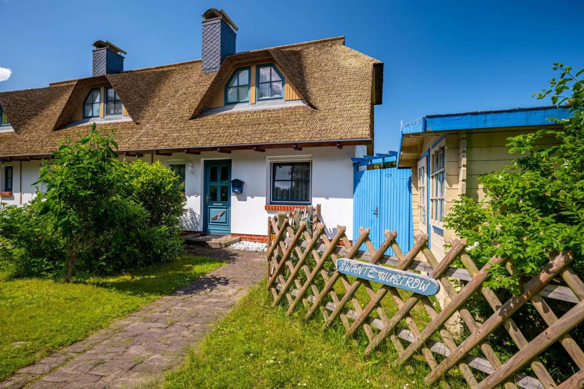 65 M² Ferienhaus ∙ 2 Schlafzimmer ∙ 4 Gäste - Wustrow